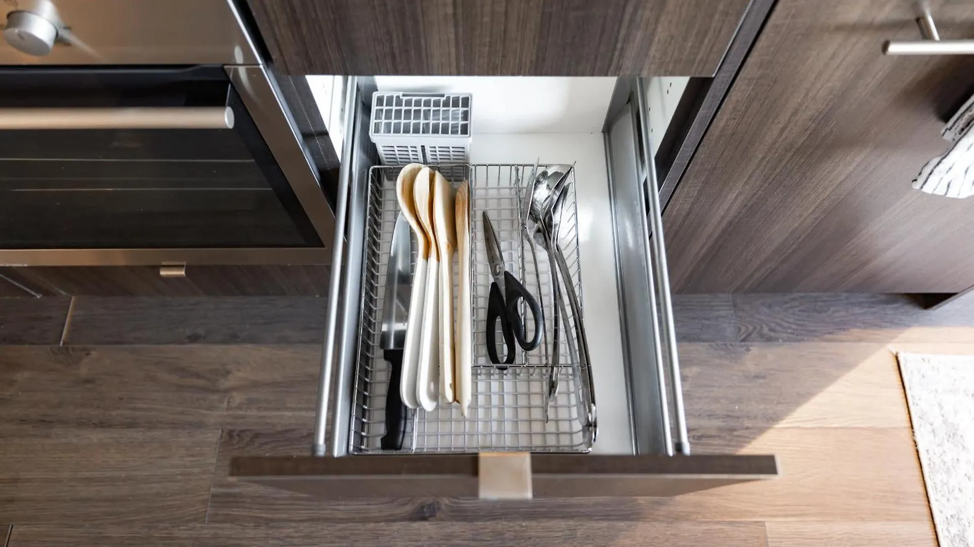 Upscale Yorkville Stay Luxury Condo Parking Toronto