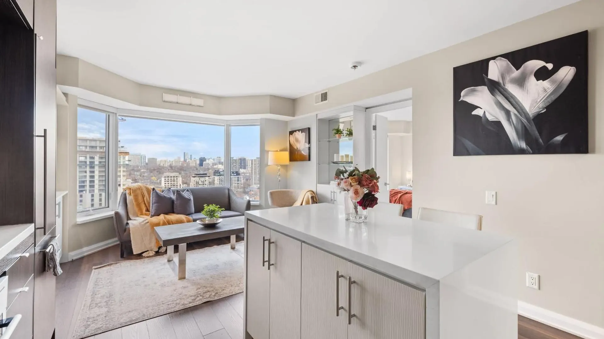 Apartment Upscale Yorkville Stay Luxury Condo Parking Toronto