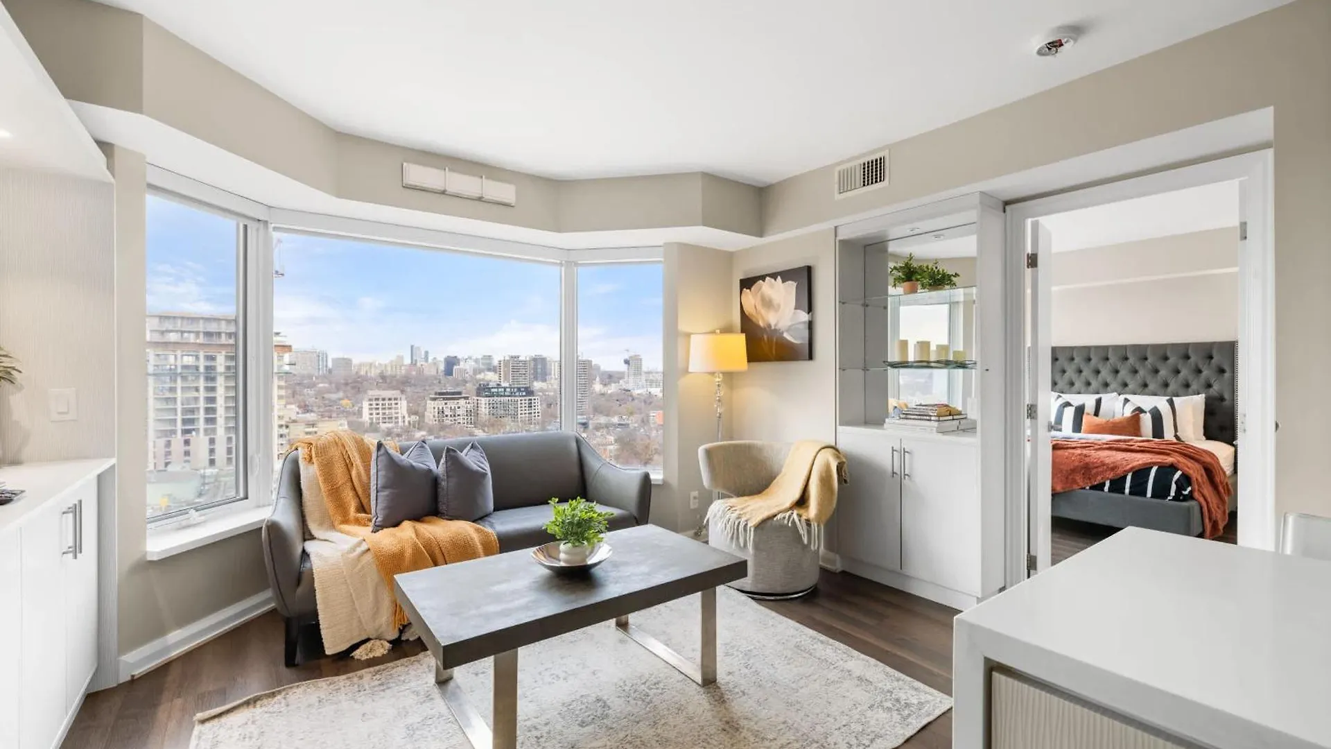 Upscale Yorkville Stay Luxury Condo Parking Toronto 0*,  Canada